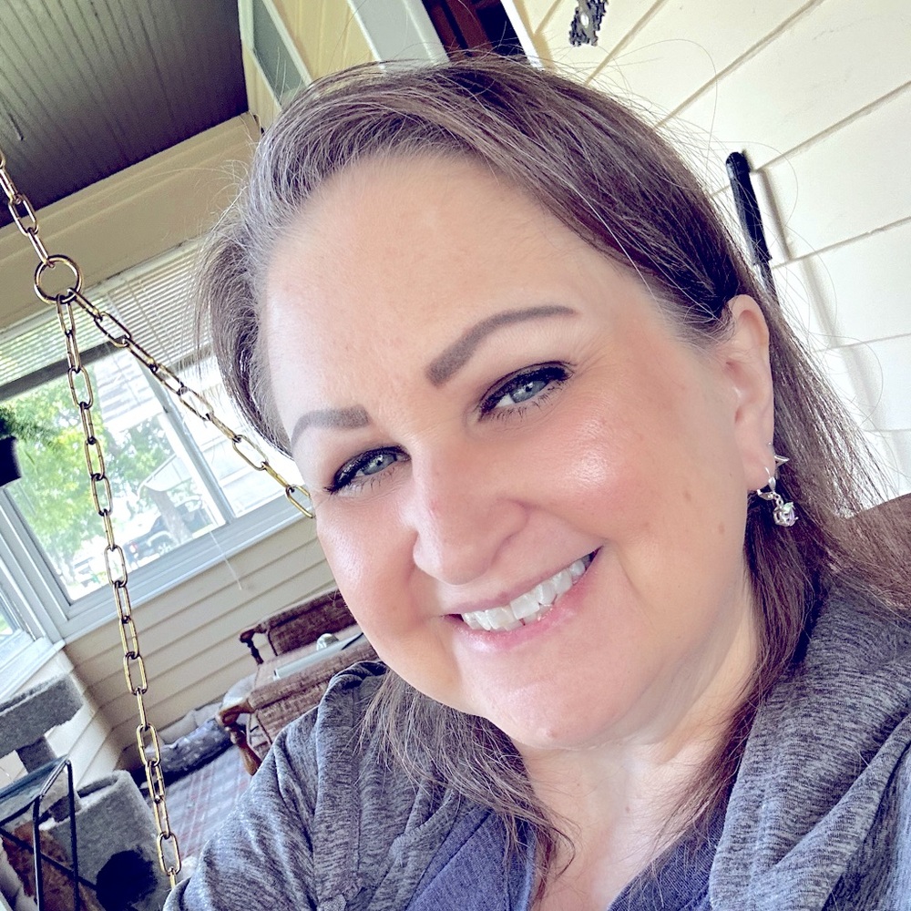 Meet your Posher, Anjanette